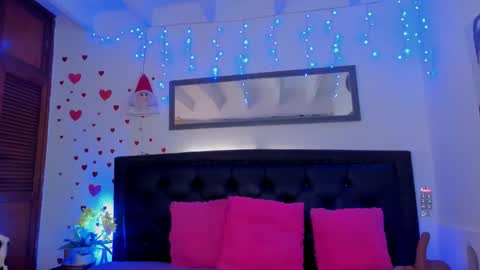 Jennifer  online show from November 28, 9:44 pm