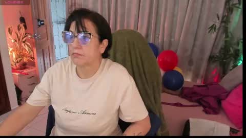 Jennifer  online show from June 15, 4:10 pm