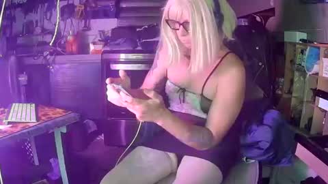 longbeachcd69 online show from October 15, 8:26 am