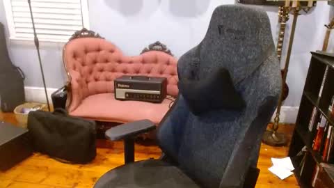 Snapshot of longhair021 chatting on September 15, 12:01 am longhair online show from September 15, 12:01 am