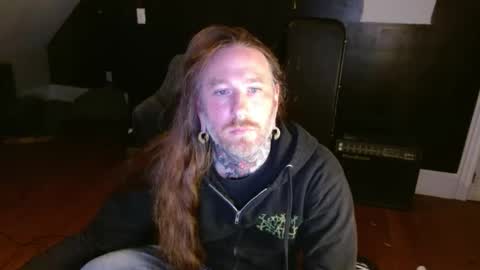 Snapshot of longhair021 chatting on January 2, 10:11 pm longhair online show from January 2, 10:11 pm