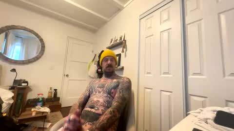 longwalksonthebeach69 online show from March 10, 4:11 pm