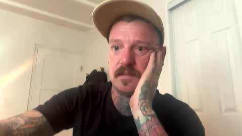 longwalksonthebeach69 online show from March 15, 7:39 pm