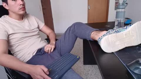 looki 16 online show from October 17, 4:33 pm