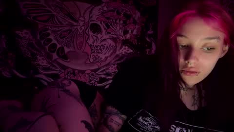 lookingforlona online show from September 30, 5:01 pm