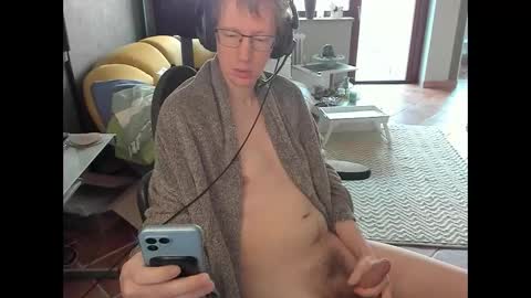 loomie online show from March 20, 8:41 am