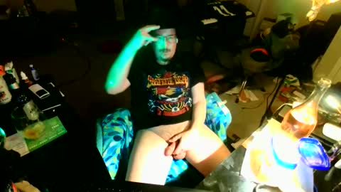 LootzCum online show from April 3, 9:05 am