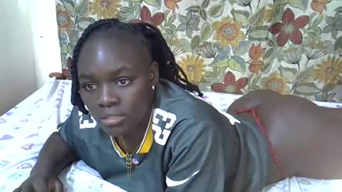 lora_amor online show from June 7, 7:46 am