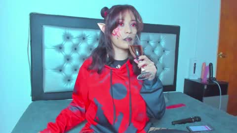 Lore Depp online show from March 7, 6:57 am