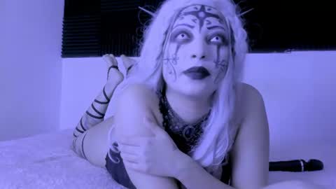 Lore Depp online show from June 26, 7:47 am