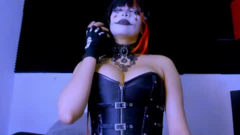Lore Depp online show from August 3, 6:26 am