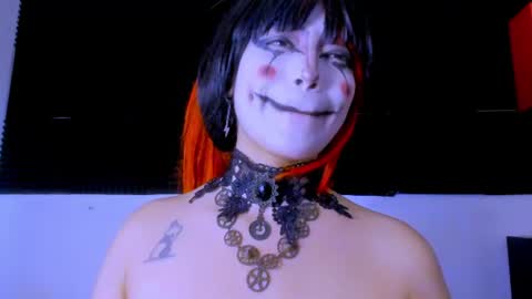 Lore Depp online show from August 3, 9:48 am