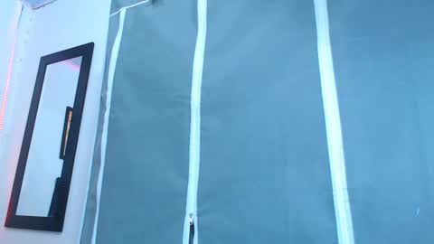 lorenferriso_1 online show from March 8, 7:12 am