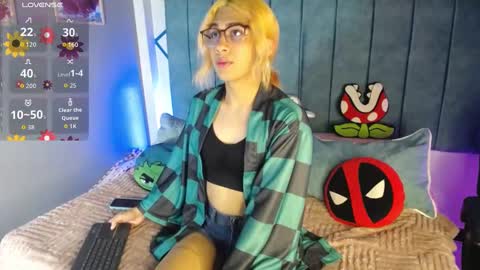 LorettMatthew online show from October 22, 5:21 am