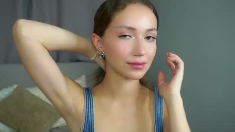 Naomi online show from September 14, 10:00 pm