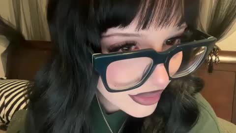 Snapshot of lottiepoppie chatting on September 29, 4:33 am Lottiepoppie online show from September 29, 4:33 am