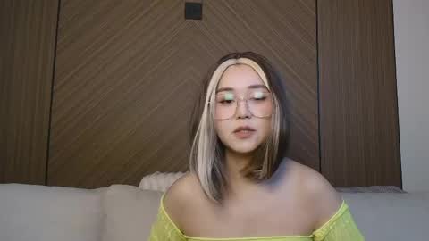 Kim online show from May 25, 8:15 pm