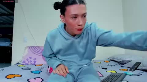 Mi lu online show from June 19, 1:06 pm