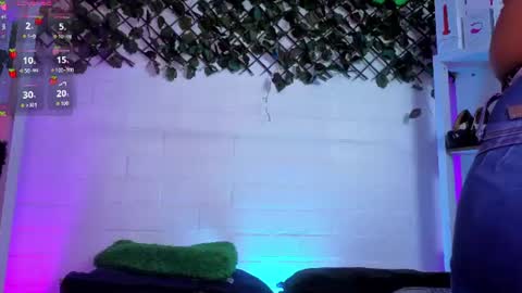  LouIse  online show from June 17, 5:18 pm