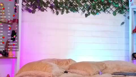  LouIse  online show from July 9, 8:35 pm