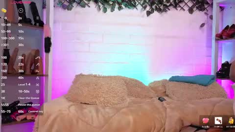  LouIse  online show from July 27, 9:23 pm