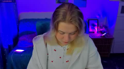 Loise online show from November 29, 10:06 pm