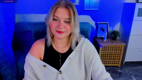 Loise online show from November 2, 9:26 pm