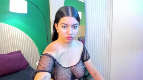 Louren Fox online show from November 21, 8:07 pm