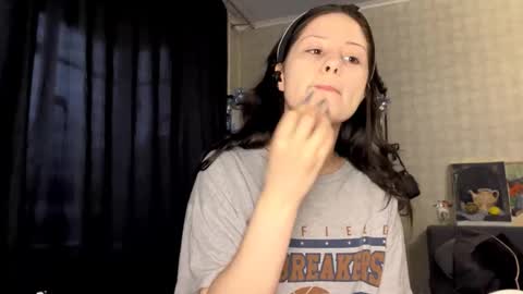 Elfie online show from March 16, 4:33 pm