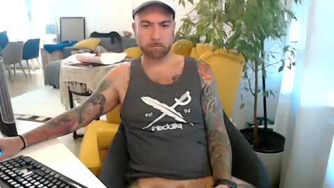 Guapito online show from June 24, 9:38 am