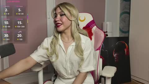 lovamanda online show from May 21, 9:43 pm
