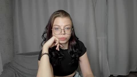 M online show from November 22, 6:39 pm