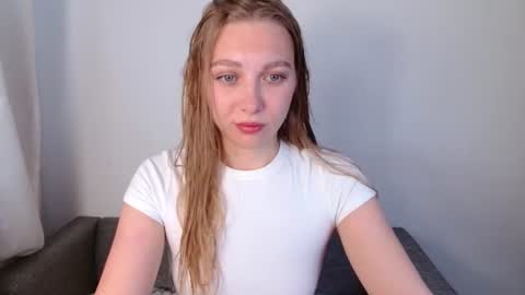 love bella  online show from July 1, 12:19 am