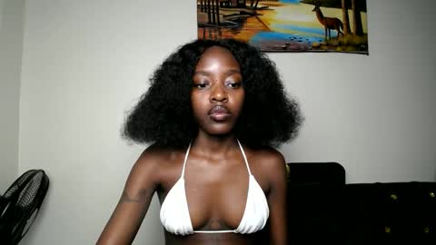Snapshot of love_miah chatting on September 25, 2:07 am Miah online show from September 25, 2:07 am