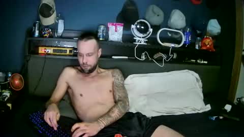 lovecoupleqc online show from November 30, 7:37 am