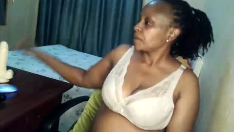 loveedee4 online show from May 13, 5:39 am