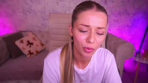 loveedove online show from May 11, 4:04 pm