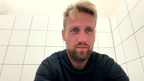 Snapshot of lovefuesse chatting on September 15, 9:22 am lovefuesse online show from September 15, 9:22 am