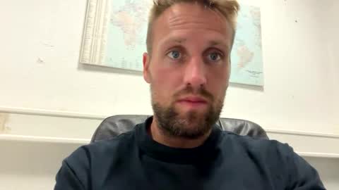 Snapshot of lovefuesse chatting on September 11, 11:22 am lovefuesse online show from September 11, 11:22 am