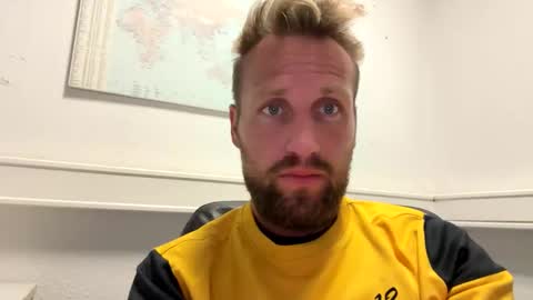 Snapshot of lovefuesse chatting on September 22, 7:45 am lovefuesse online show from September 22, 7:45 am