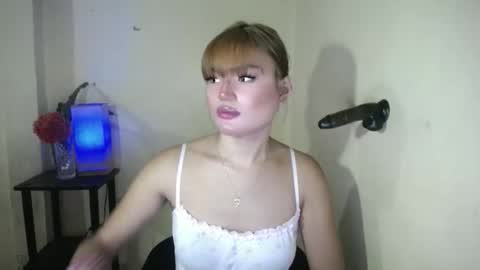 lovelily_xoxo online show from February 20, 1:16 am