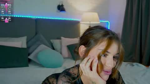 lovely___maria online show from October 9, 6:35 pm