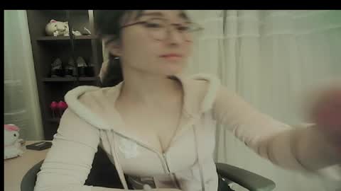 DANA KIM online show from January 11, 3:29 pm