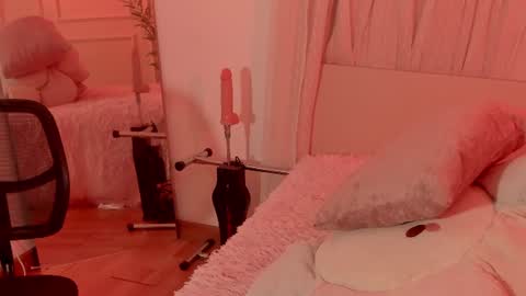 Emma online show from July 25, 1:20 pm