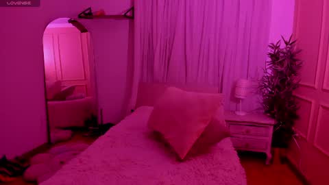 Emma online show from July 16, 1:36 pm
