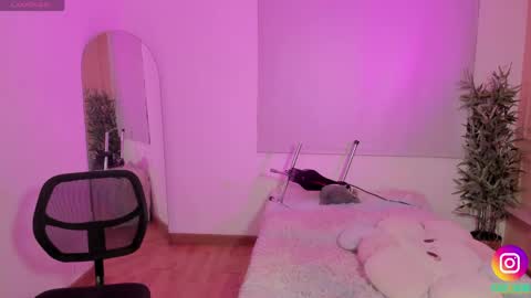 Emma online show from April 29, 1:16 pm