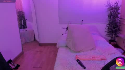 Emma online show from May 2, 12:55 pm