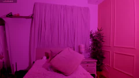 Emma online show from July 8, 1:36 pm
