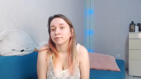 Lovely Hayley online show from February 25, 10:46 pm