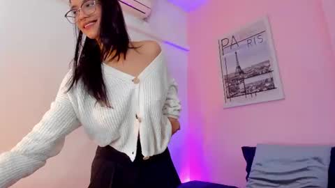 Olivia online show from June 17, 5:51 pm
